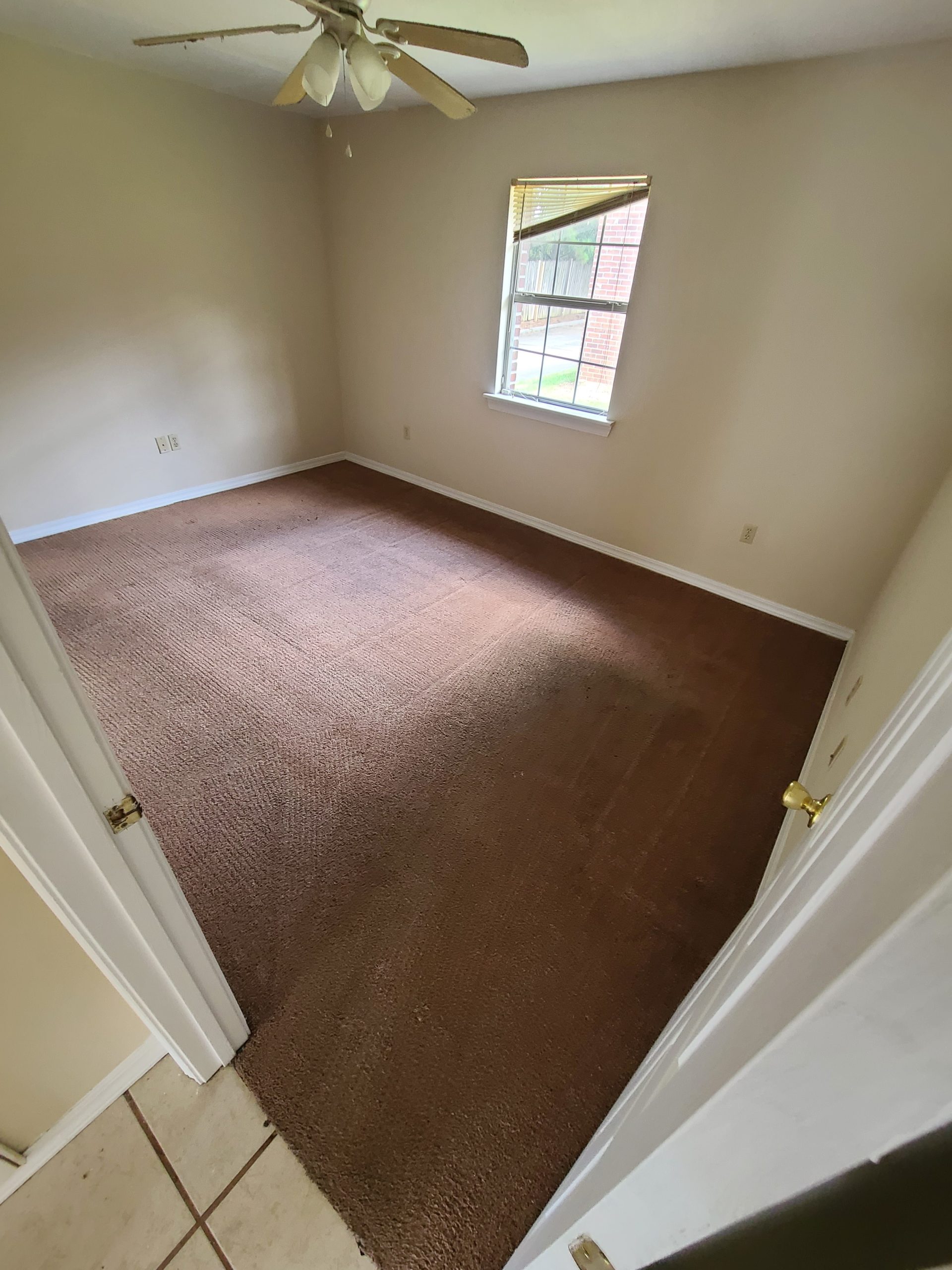 Entryway carpet cleaning - Hattiesburg home