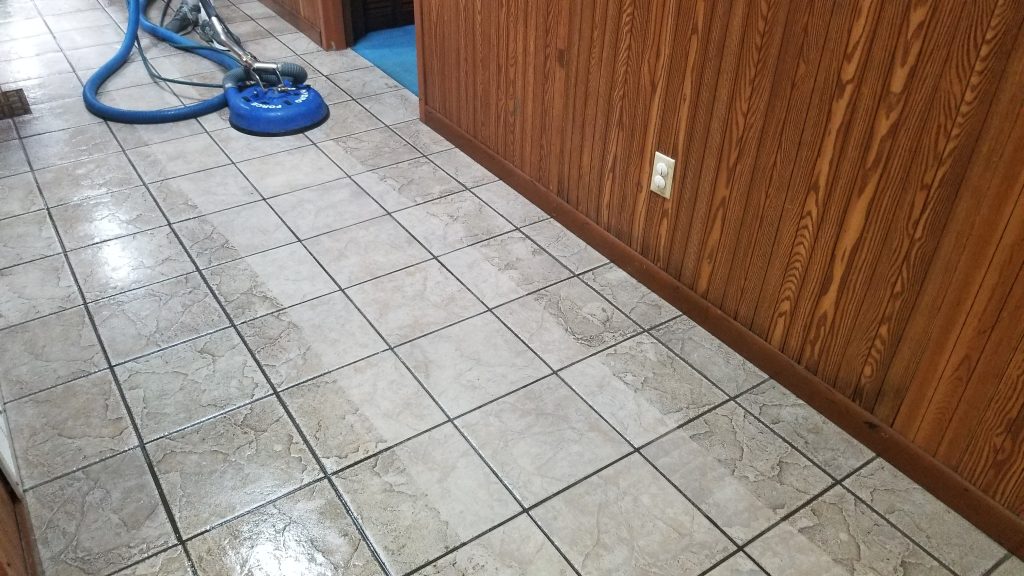 Hydra Clean rotary machine cleaning tile and grout